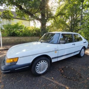 saab 900