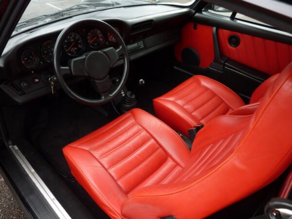 Porsche 930 turbo can can red leather seats